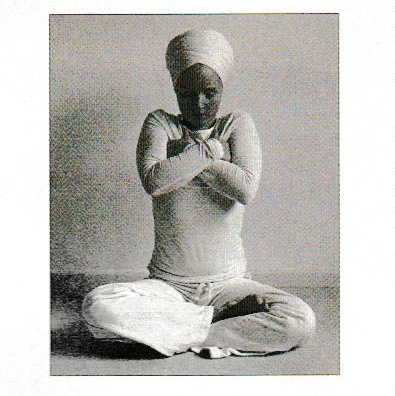 Frau-in-Yoga-Pose-Meditation